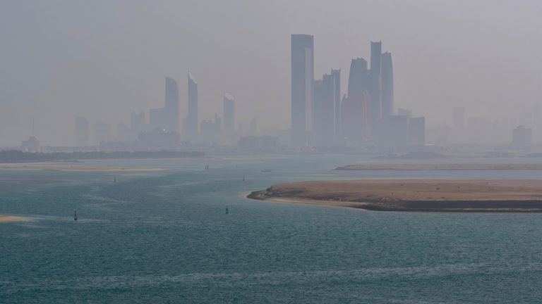 KU Researcher Explains What Makes the UAE So Foggy in the Winter