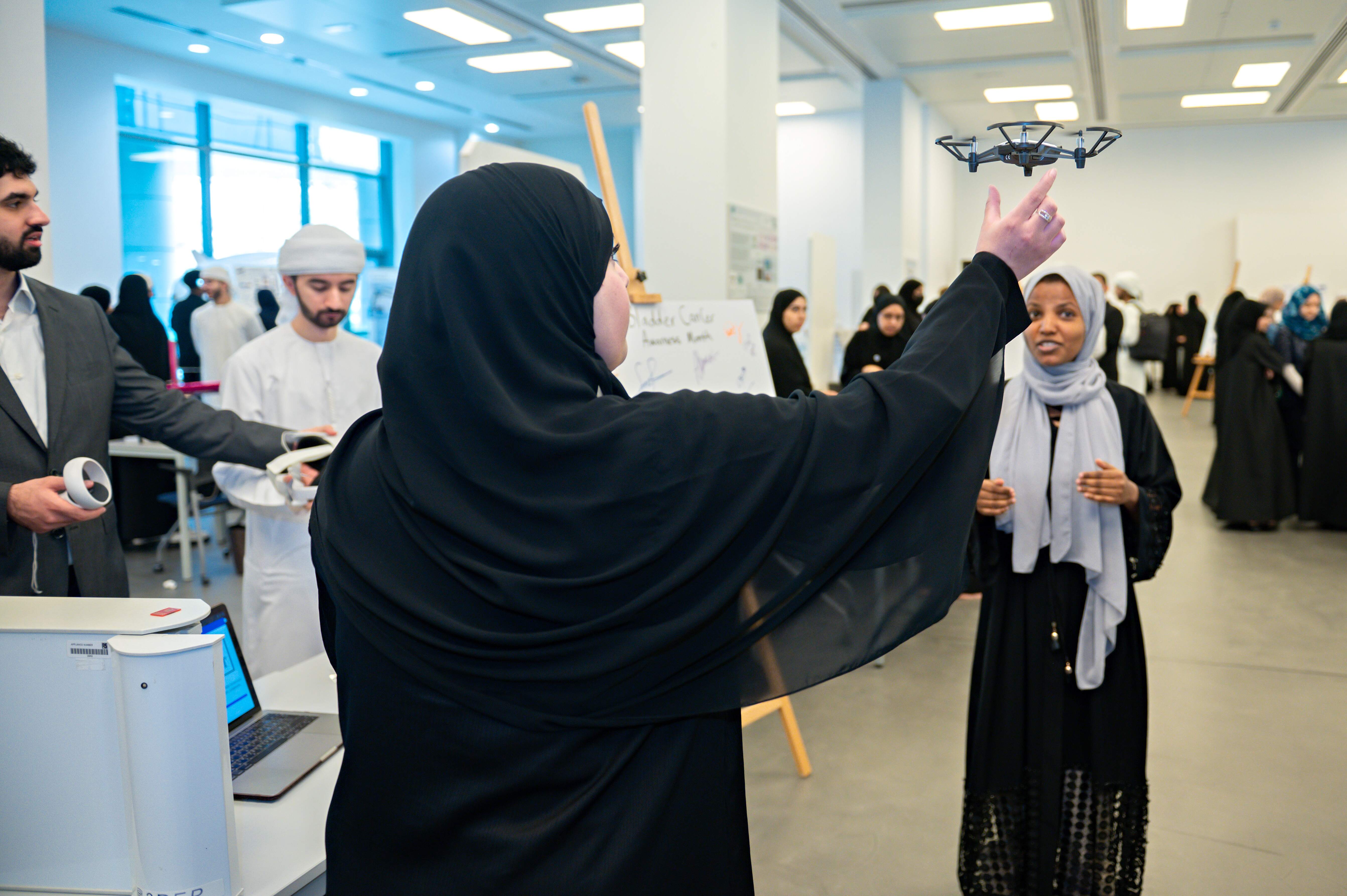Khalifa University Students Present 54 Engineering Projects to Stakeholders on ‘Innovation Day 2023’