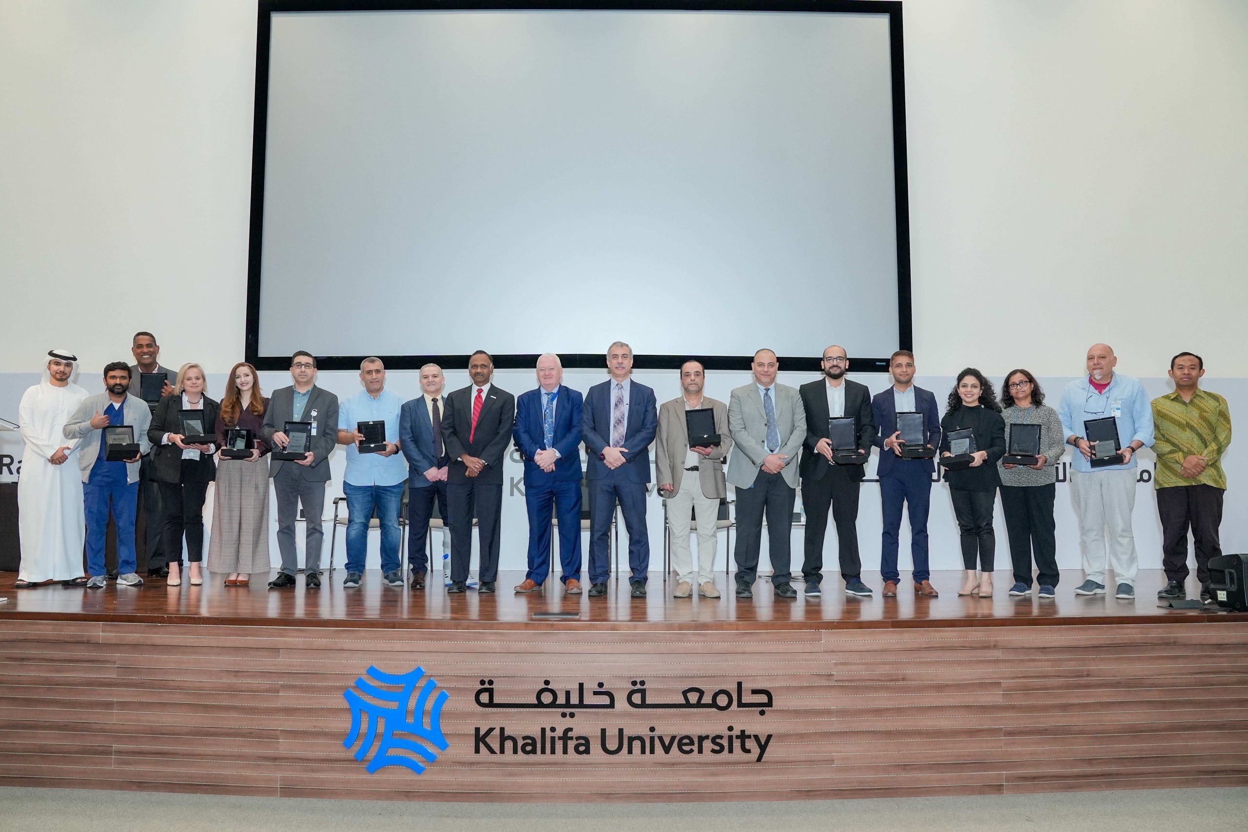 Khalifa University Provost Shares Updates and Awards Excellent Faculty and Staff