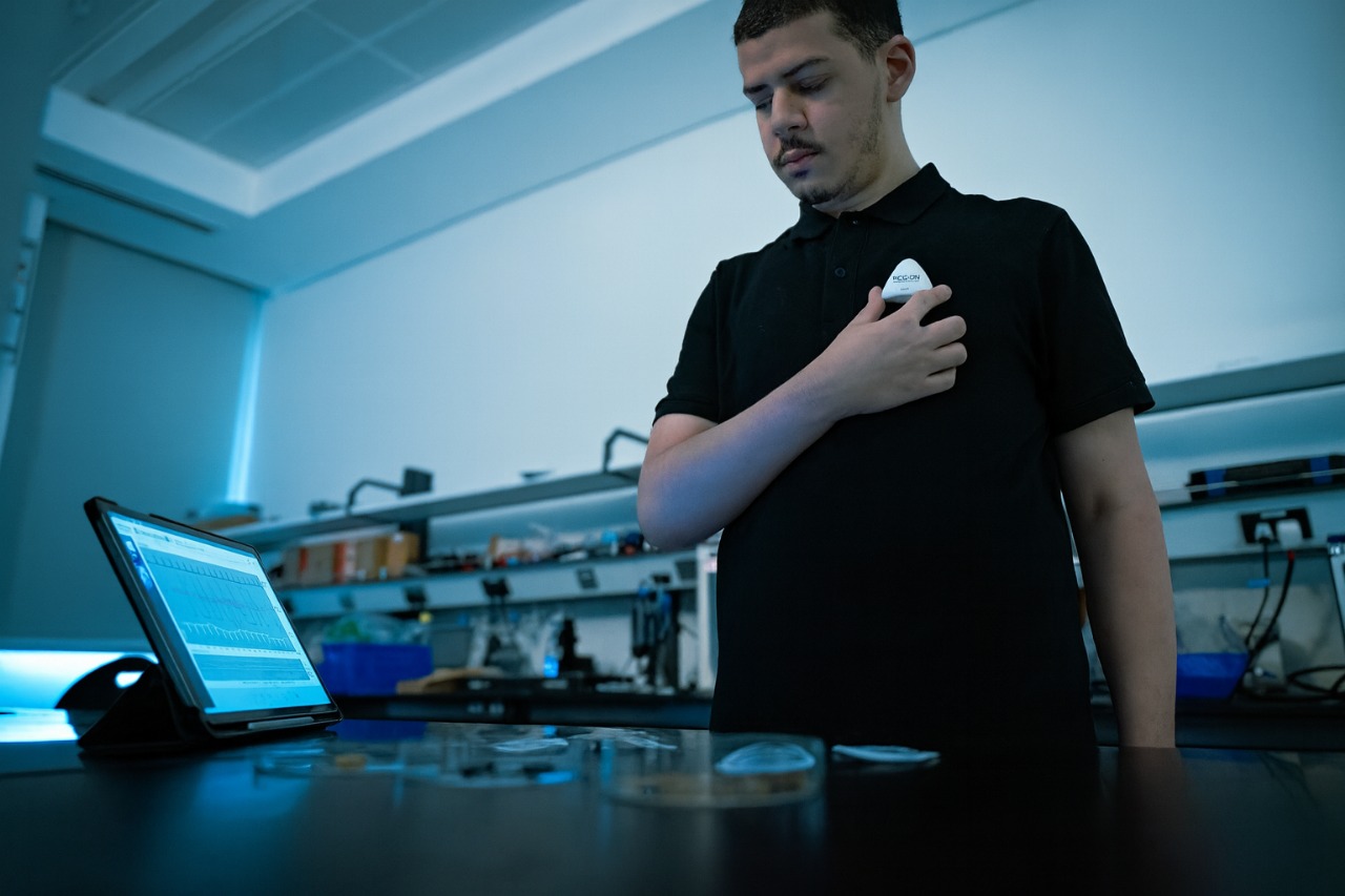 Khalifa University Researchers Develop Hydrogel Electrode that Sets New Standards for ECG, EEG, and EMG Monitoring 